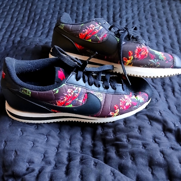 nike cortez women floral